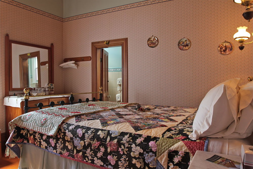 Ounuwhao B&B Guest Lodge Расселл Экстерьер фото